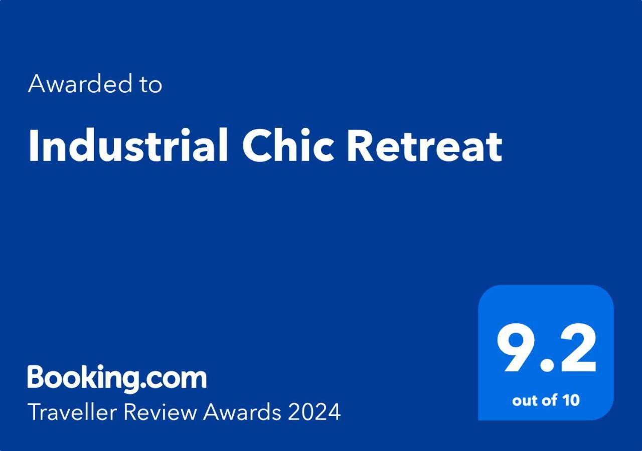 Industrial Chic Retreat Apartment Al Qurayyah ภายนอก รูปภาพ